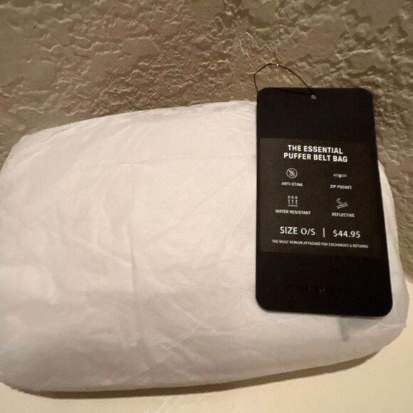 Fabletics Essential Puffer Belt Bag Beige Sporty Fanny Pack Winter Gym Athletic - Picture 8 of 8